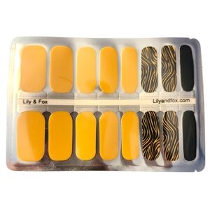 Lily & Fox Yellow and Black Nail Wraps